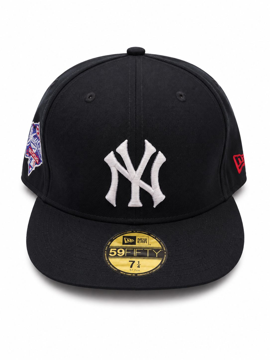 4dcc3cfb-4d18-4c51-b1b3-783915577ebb | AE JERSEY Black fitted cap with white NY Yankees logo, side MLB patch, and red New Era logo on the opposite side; gold 59FIFTY sticker on brim