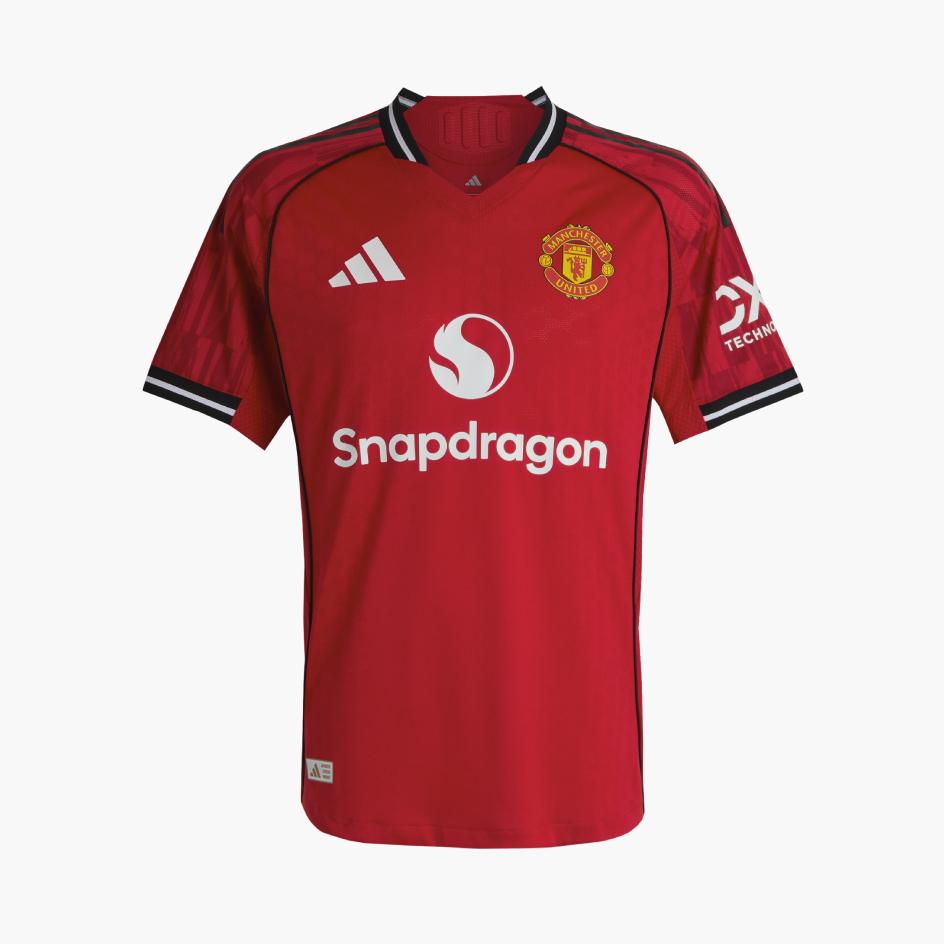 home-front-medium | AE JERSEY Manchester United red football jersey with Snapdragon sponsor, Adidas logo, and club crest with black-white trim at collar and sleeves.